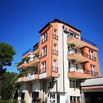 Konukevi Respekt Sunny Beach